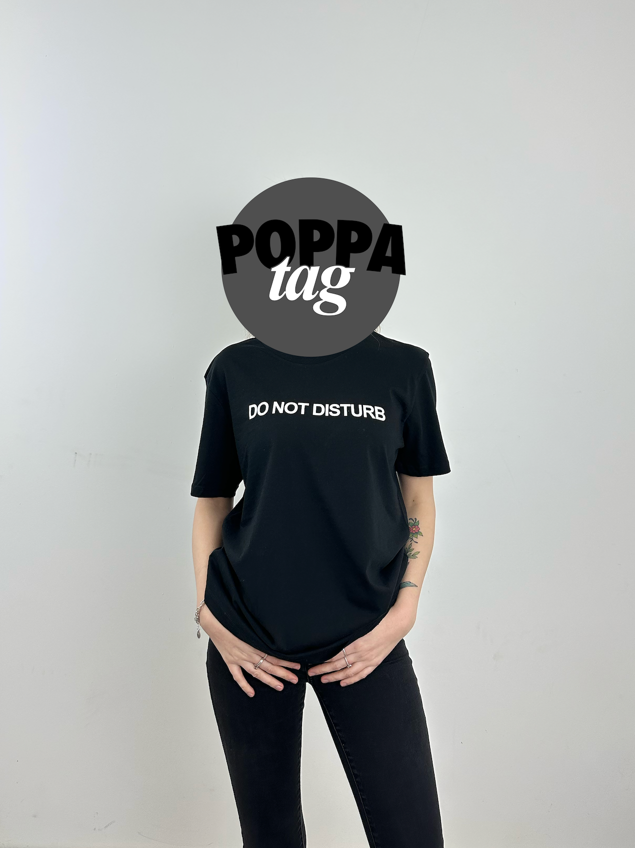 Do Not Disturb T-shirt (black)